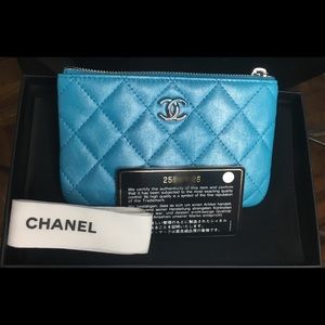 CHANEL mini o’pouch